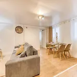 L Authentique T2 A A Deux Pas Du Rer B Porte De Paris Apartman