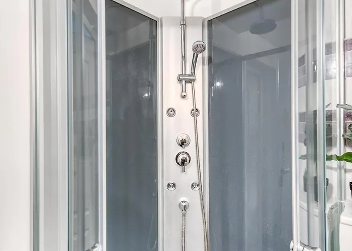 L Authentique T2 A A Deux Pas Du Rer B Porte De Paris *